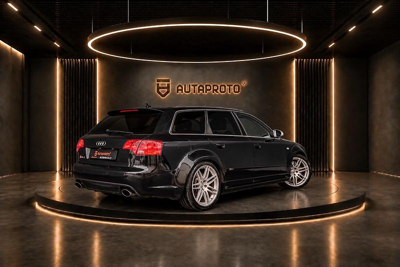 Audi RS 4 (2007) Avant*4.2 V8*Quattro*R19 - fotka 5 z 11