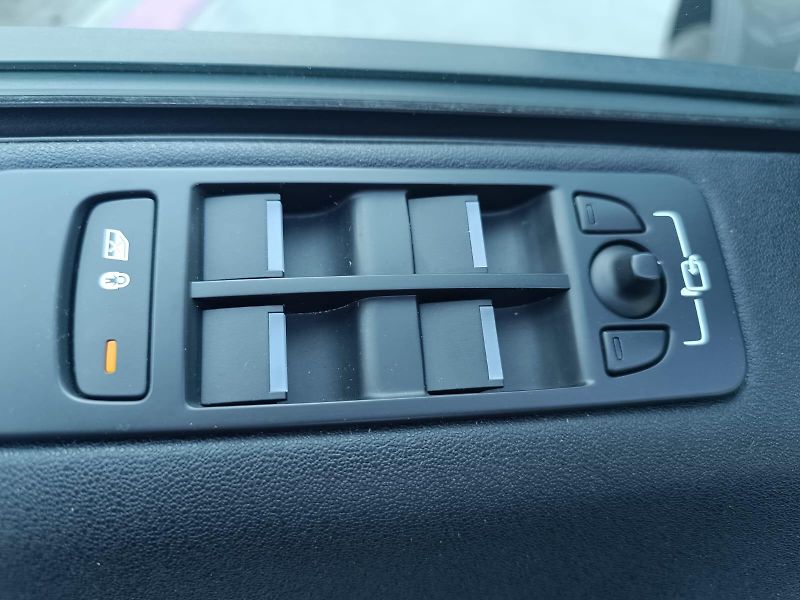 Land Rover Discovery Sport 2,0/110kW, Tdi SE 4x4, AUTOMAT - fotka 26 z 31