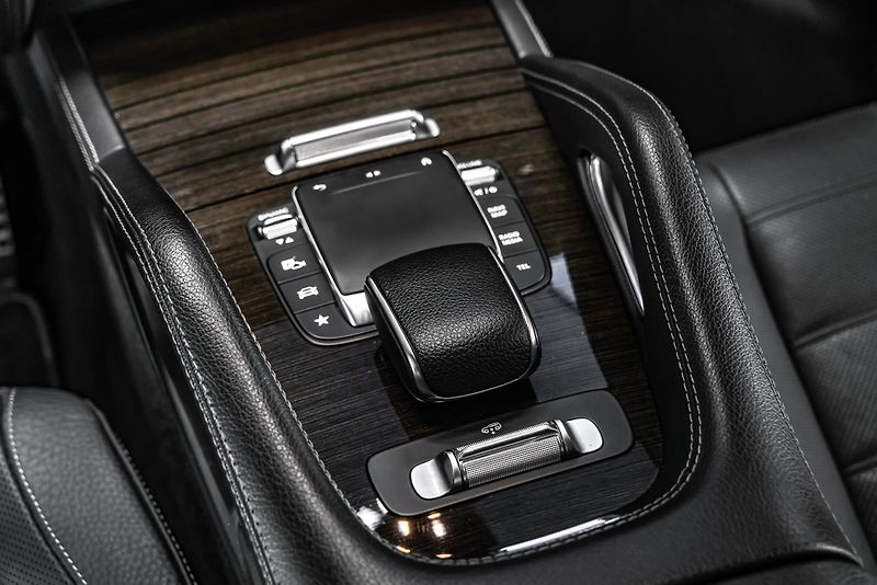 Mercedes-Benz GLS 580 4MATIC BURM/360/HUD/7/AIR/ - fotka 16 z 23