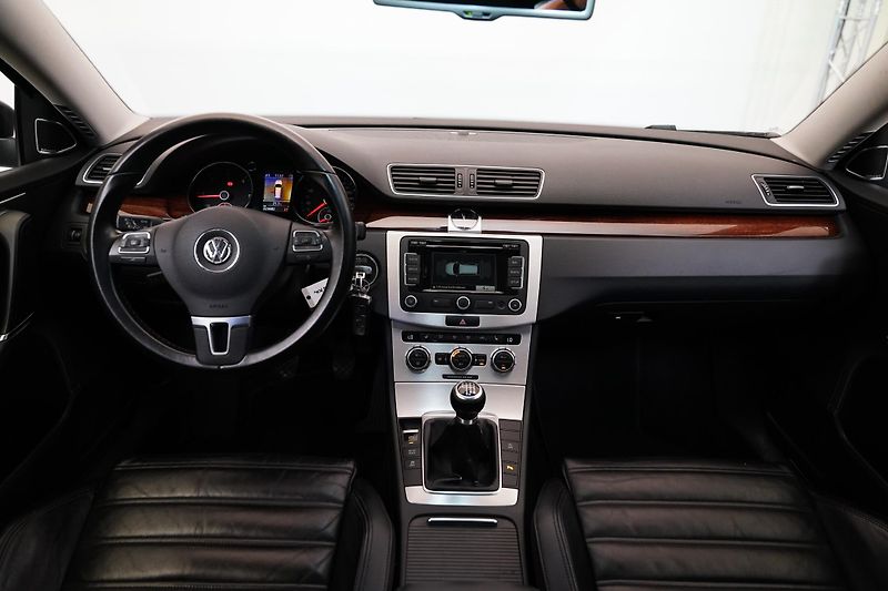 Volkswagen Passat - fotka 5 z 29