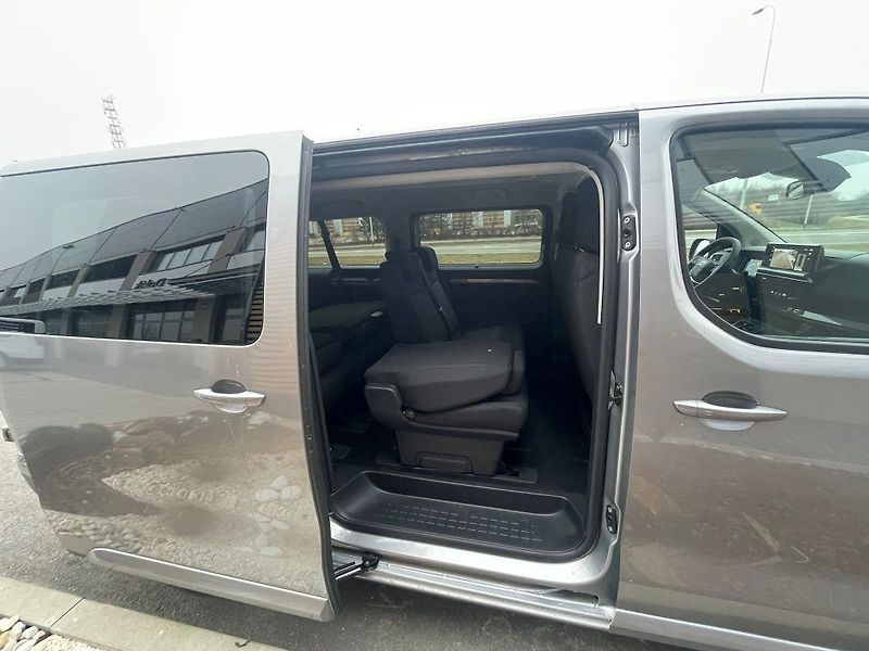 Toyota ProAce Verso 2.0D Automat L2 Business Comfo - fotka 29 z 30