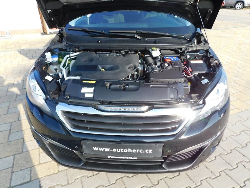 Peugeot 308 (2015) KOMBI 2.0 HDi - fotka 28 z 37