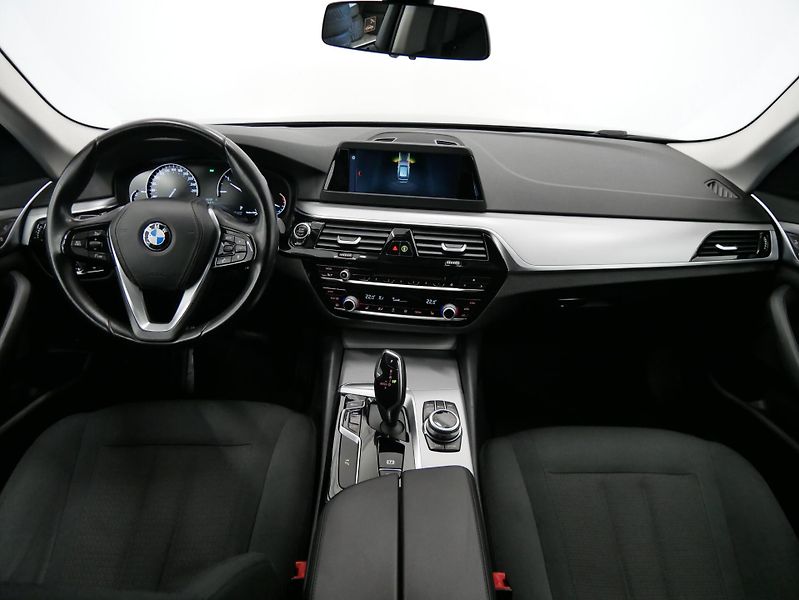 BMW Řada 5 - fotka 5 z 28