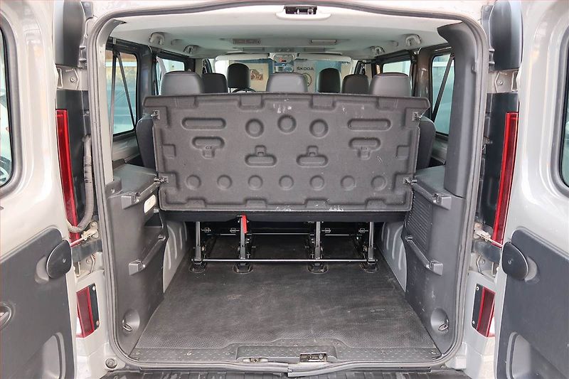 Opel Vivaro (2016) 1.6 BiCDTI, Bus, 8Míst, ČR - fotka 13 z 16