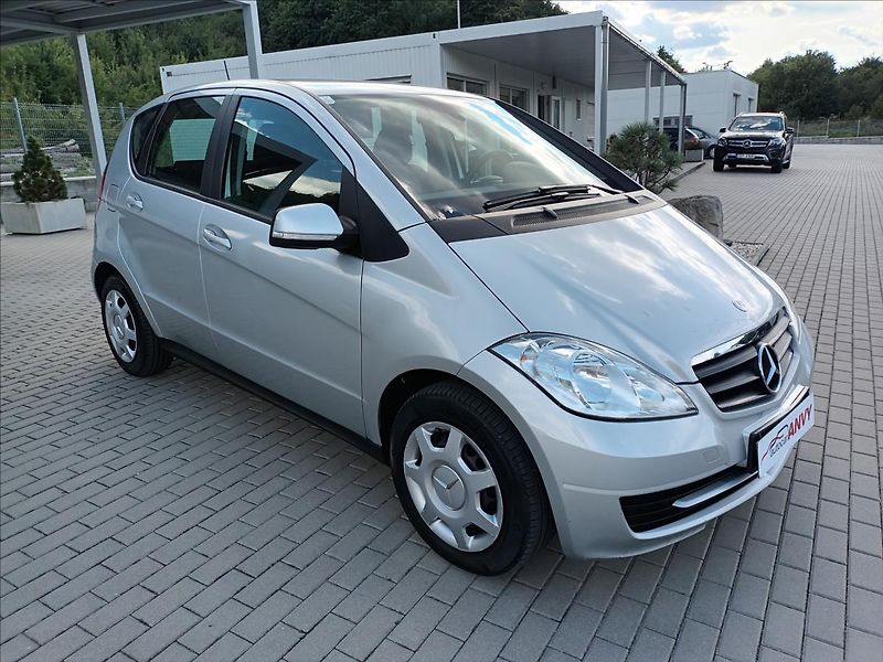 Mercedes-Benz Třídy A 1,5 160i,70kw,KLIMA,AUTOMAT - fotka 3 z 37