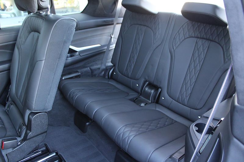 BMW X7 X7 xDrive40d - fotka 28 z 33