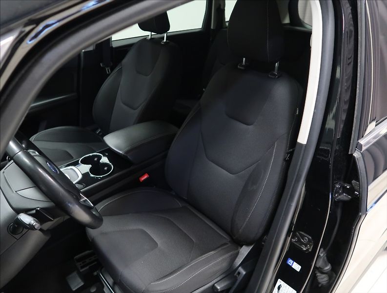 Ford S-MAX 2,0 EcoBlue NAVI KAMERA VÝHŘEV - fotka 35 z 46