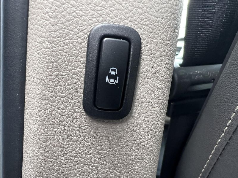 Volkswagen Multivan 2.0TDi*DSG*ČR*Záruka*TopVýbava - fotka 42 z 46