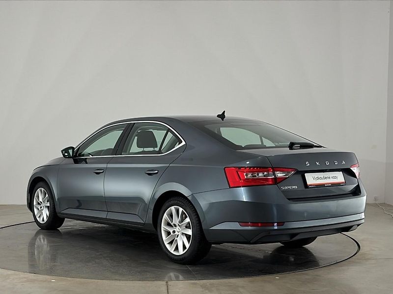 Škoda Superb Ambition DSG - fotka 15 z 28