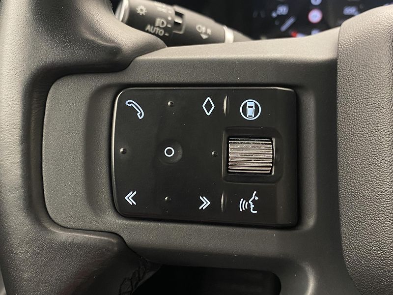 Land Rover Defender 130 D300 SE AWD AUT CZ - fotka 19 z 58