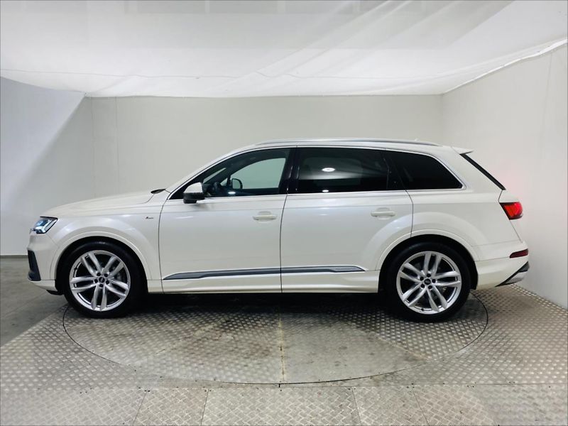 Audi Q7 3,0 TDI 210kW 7Míst S-Line - fotka 3 z 32