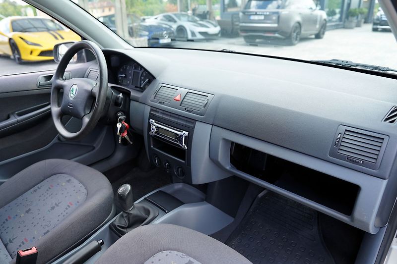 Škoda Fabia 1.0 MPI 50PS/ČR/136.000 km !!! - fotka 23 z 35
