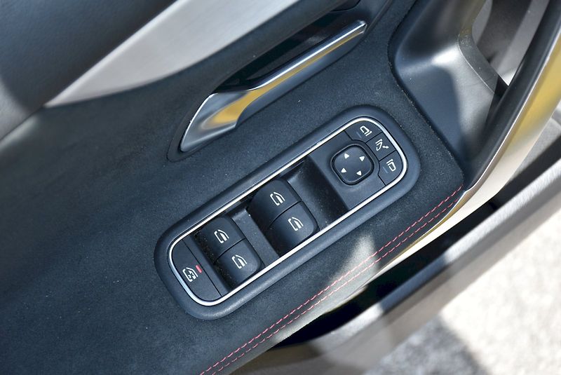 Mercedes-Benz Třídy A (2020) A35 AMG 225kW - fotka 33 z 35