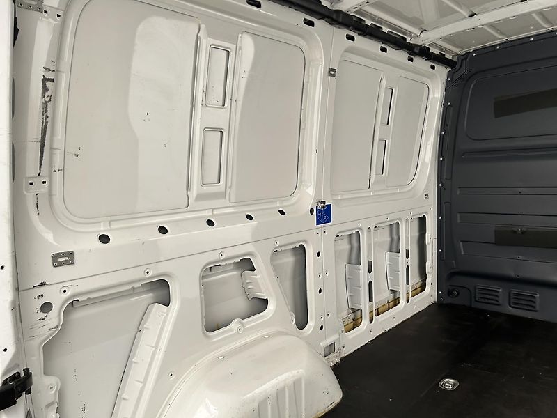 Volkswagen Crafter 2.0 TDI - fotka 21 z 21