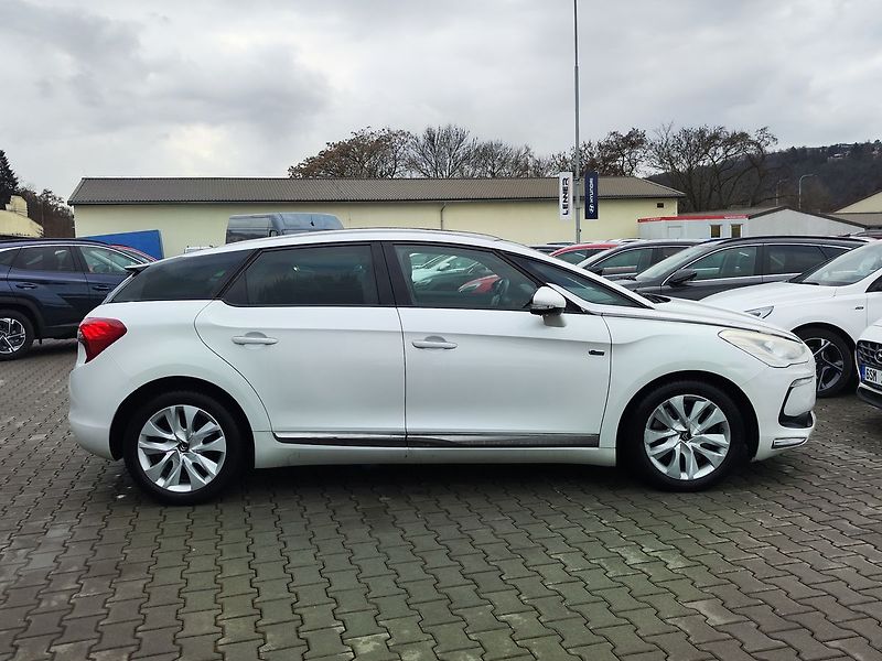 Citroën DS5 2.0 HDI/120kW hybrid4 Panorama - fotka 4 z 32