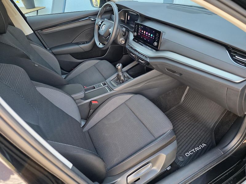 Škoda Octavia (2023) 2.0TDI AMBITON ČR NOVÉ 1.MAJ - fotka 8 z 17