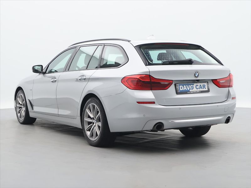 BMW Řada 5 2,0 530i xDrive Luxury Line - fotka 5 z 31