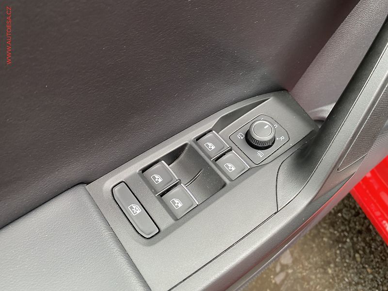 Seat Leon (2021) 1.5 TSi, ČR, FR - fotka 13 z 19
