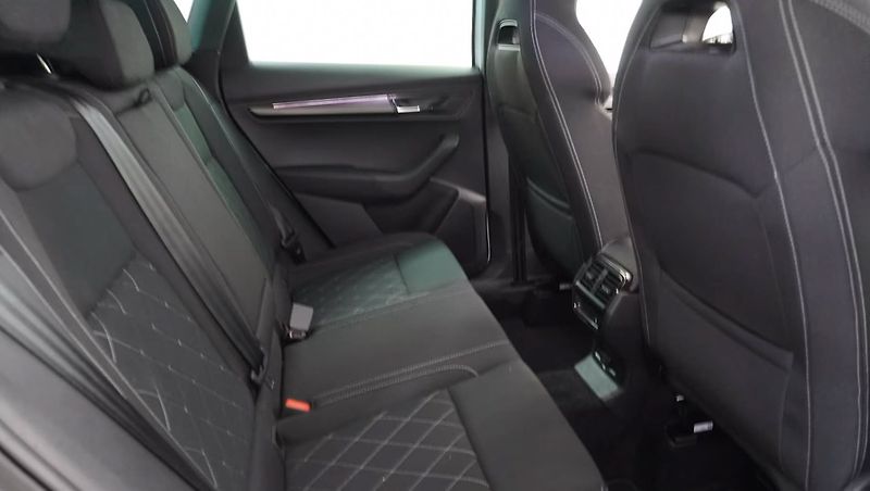 Škoda Karoq 1.5 TSI Sportline Matrix DCC - fotka 14 z 16