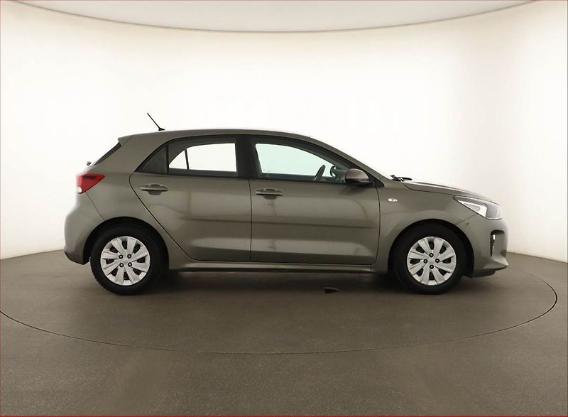 Kia Rio (2017) 1.25 CVVT, Serv.kniha - fotka 6 z 13