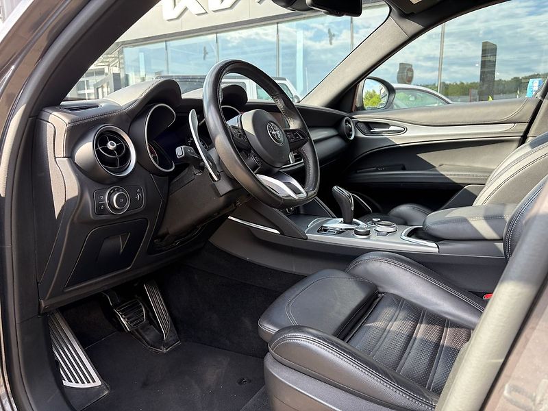 Alfa Romeo Stelvio 2.0T 280k AWD Veloce AT8 - fotka 5 z 10