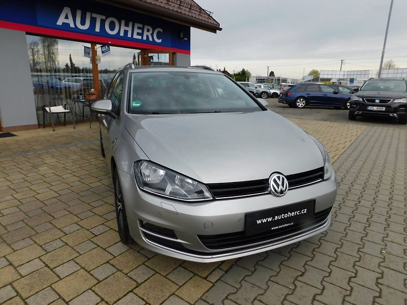 Volkswagen Golf (2016) VII KOMBI 2.0 TDi - fotka 2 z 33