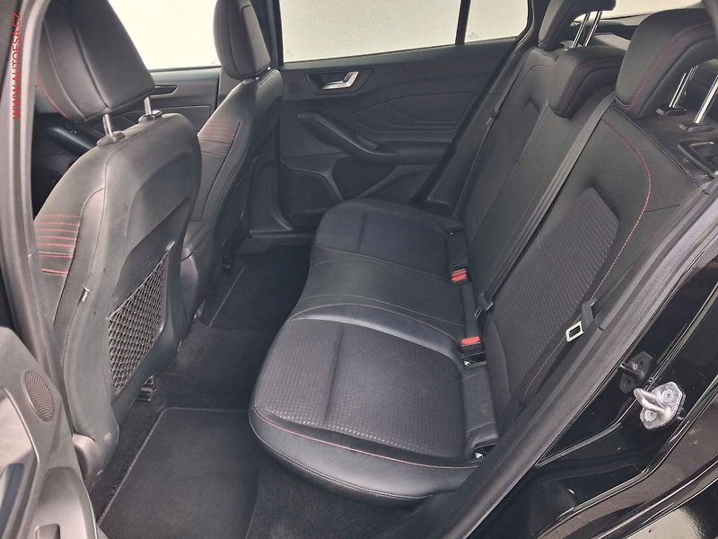 Ford Focus (2019) 1.5EB, ST-Line, AT - fotka 10 z 19