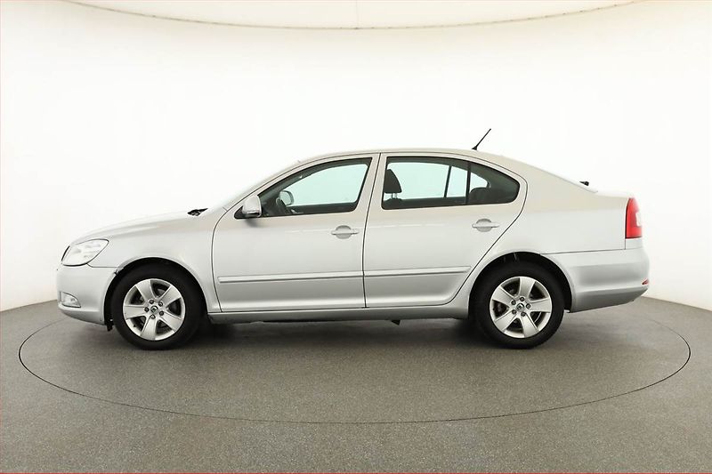 Škoda Octavia (2011) Elegance 1.6 TDI, Automat - fotka 3 z 16