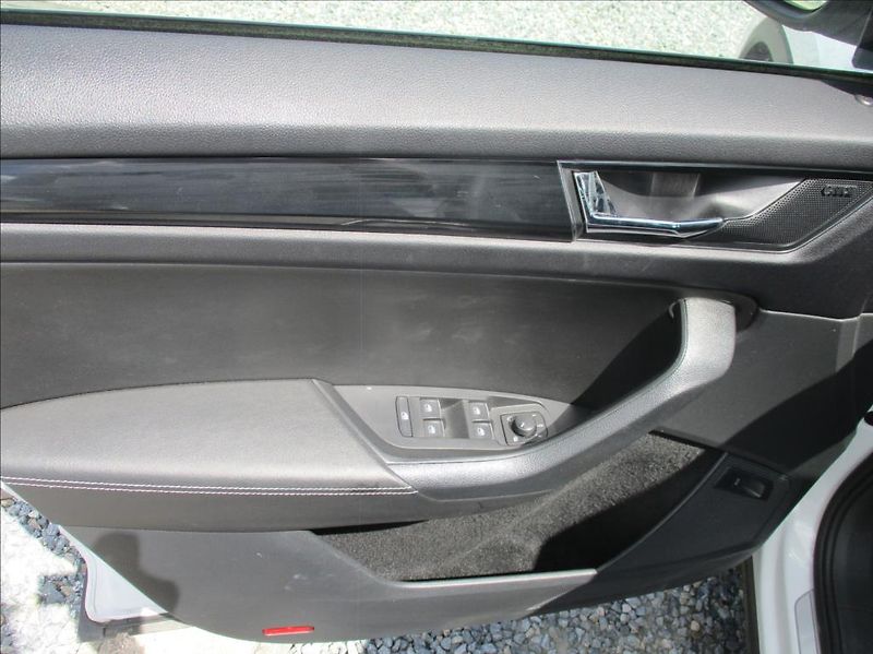 Škoda Kodiaq 2,0 TDI Style, DSG,4x4,servis, - fotka 12 z 34
