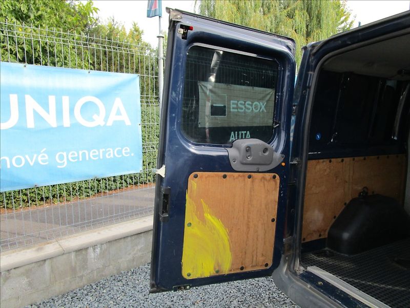 Ford Transit 260S 2.2TDCi Klima, 6 míst - fotka 34 z 39