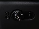 Mini Cooper 2,0 i JCW 170kW Cabrio Manual - náhled 23