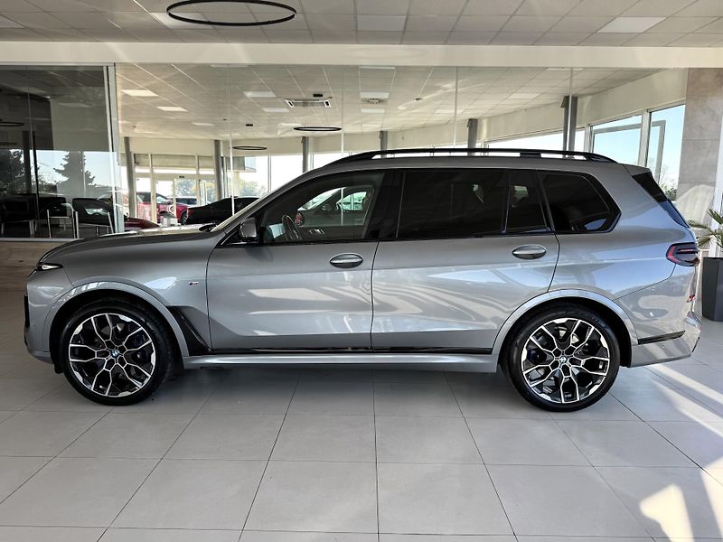 BMW X7 40d xDrive*M-SPORT*REZERVACE! - fotka 8 z 57
