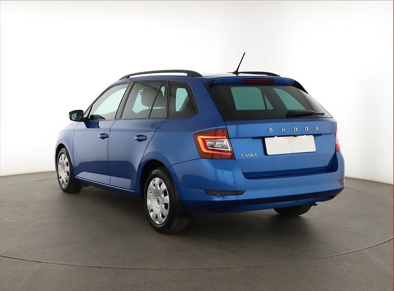 Škoda Fabia (2022) 1.0 TSI, Automat, ČR,1.maj - fotka 4 z 13
