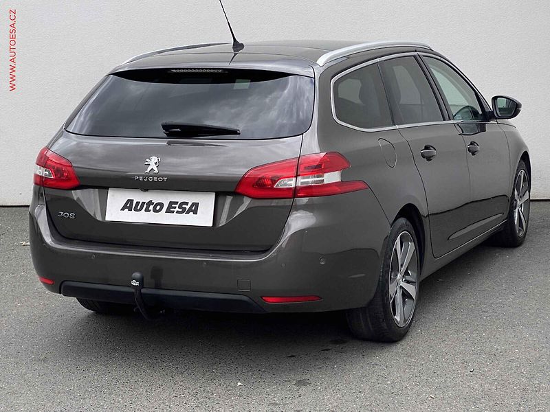 Peugeot 308 (2015) 1.2 PT, Allure, LED, panor - fotka 4 z 18