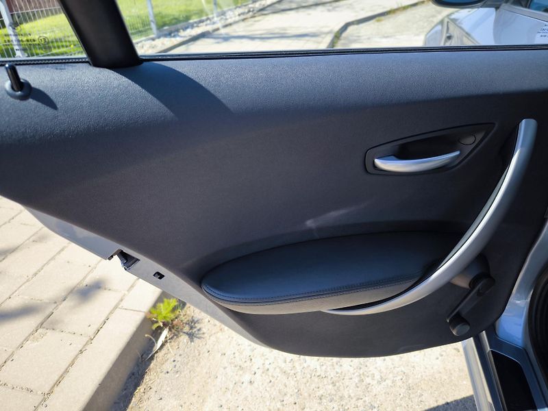 BMW Řada 1 116i 85kW SERVISKA - fotka 39 z 82