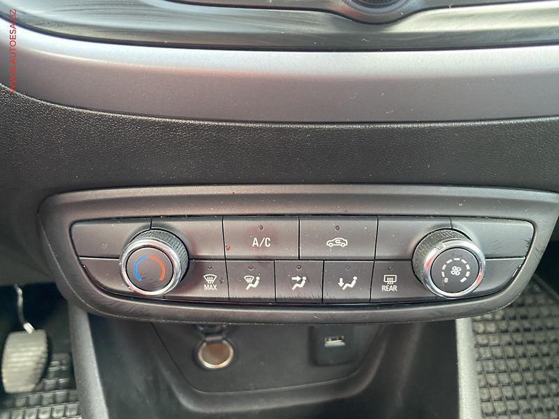 Opel Crossland (2021) 1.2T, 1.maj,ČR, LED, park - fotka 12 z 15