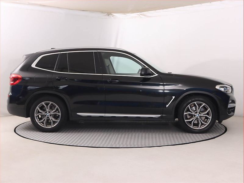 BMW X3 (2018) xDrive20d - fotka 6 z 21