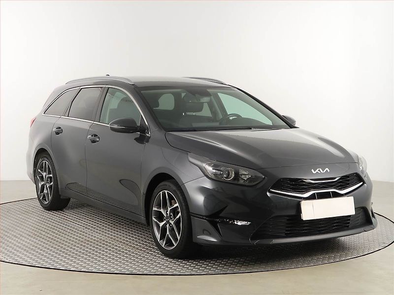 Kia Ceed (2023) Gold 1.5 T-GDI, Serv.kniha - fotografie inzerátu
