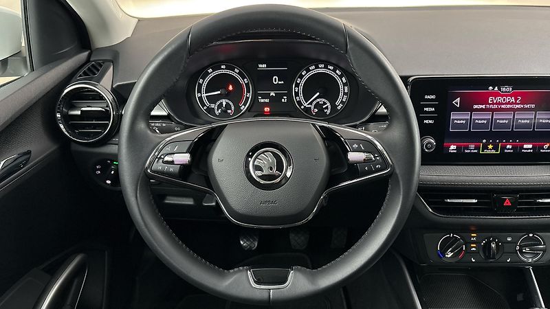 Škoda Fabia 1.0 TSI Style - fotka 9 z 23