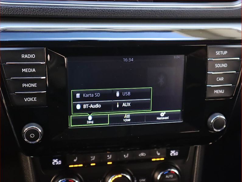 Škoda Superb (2015) 2.0 TDI, Automat, Bi-Xenony - fotka 18 z 20