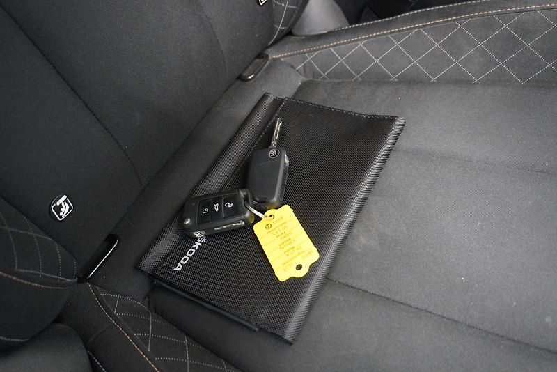 Škoda Kamiq 1.6 TDI AMBITION DSG - fotka 25 z 28