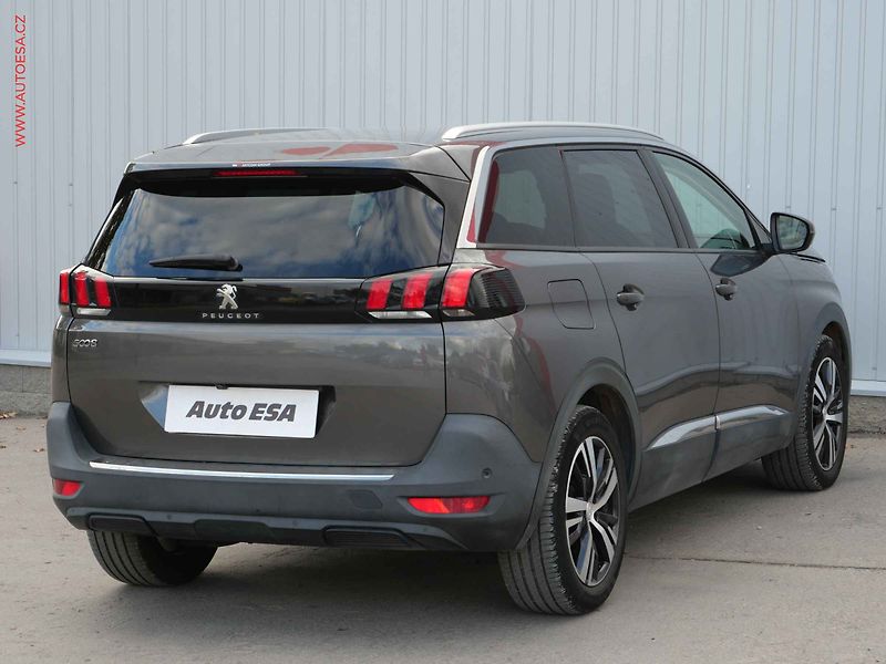 Peugeot 5008 (2018) 2.0HDi, AT, LED, kamera - fotka 4 z 28