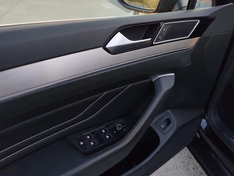 Volkswagen Passat (2021) 1.5tsi 110kw DSG, ČR, 1.maj. - fotka 12 z 24