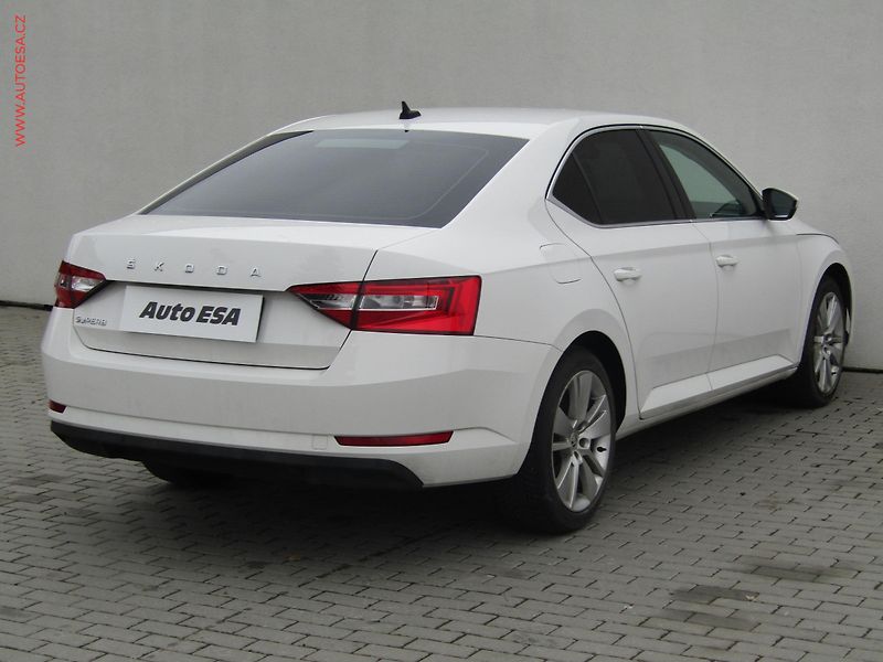 Škoda Superb (2020) 2.0TDi, ČR, Ambition, DSG - fotka 4 z 16