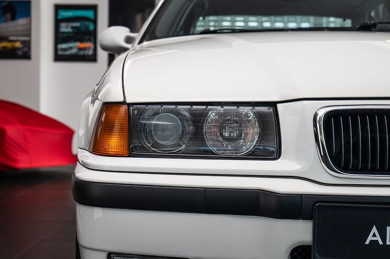 BMW M3 E36 Manuál - fotka 18 z 19
