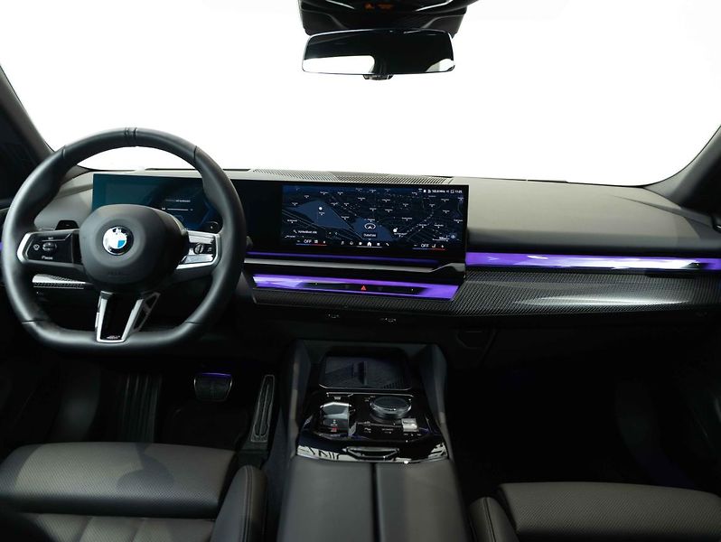 BMW Řada 5 540d xDrive Touring - fotka 12 z 22