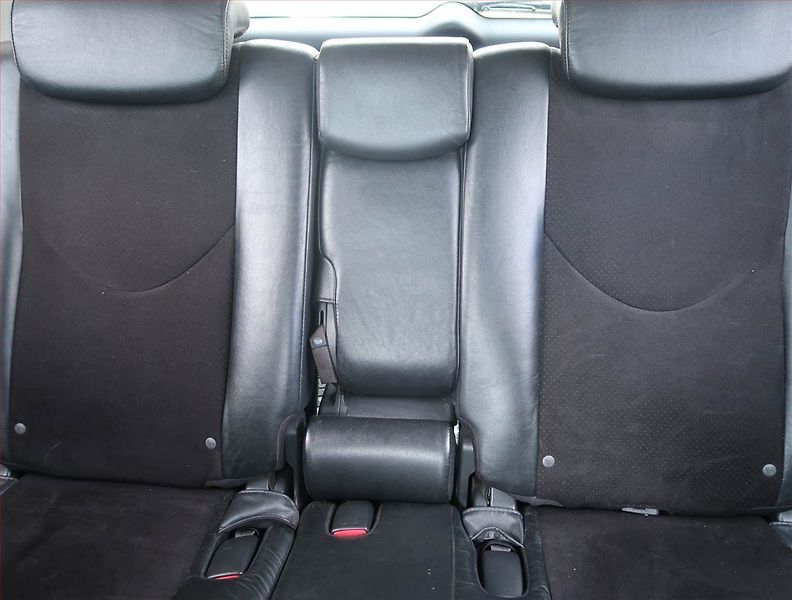 Toyota RAV4 (2011) 2.2 D-4D, 4X4, Tempomat - fotka 10 z 19