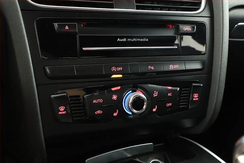 Audi A4 (2012) 3.0 TDI, Automat, Navi - fotka 14 z 20