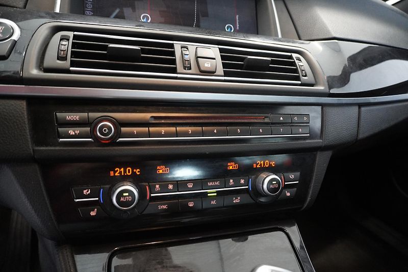 BMW Řada 5 520D 140kW AUTOMAT - fotka 15 z 31