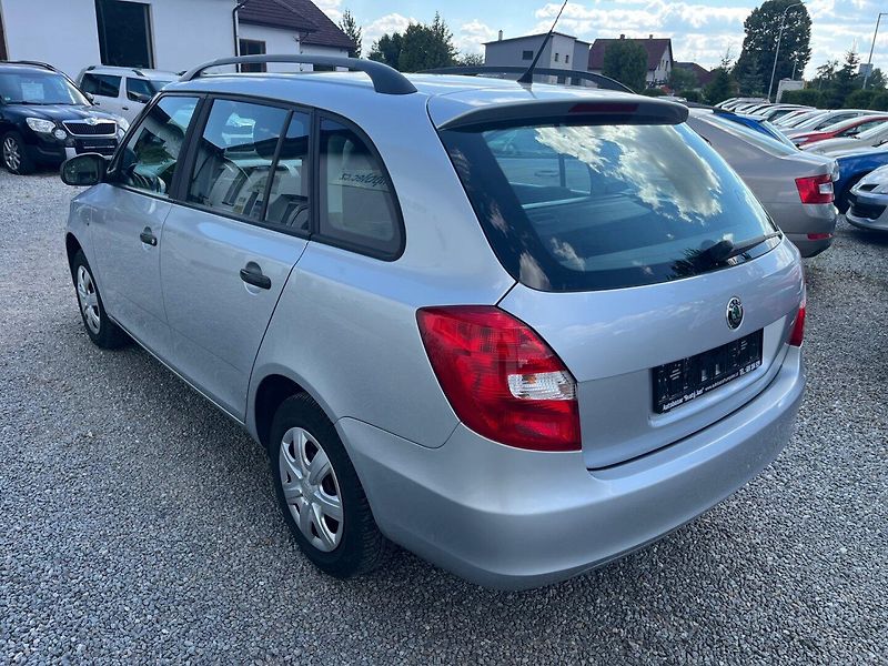 Škoda Fabia (2011) 1.4 16 V - fotka 4 z 25